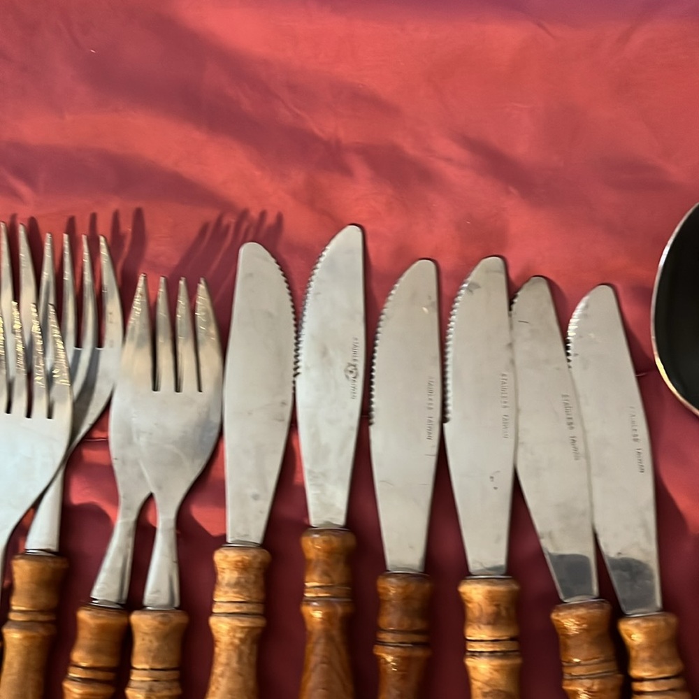 24 MCM Vintage Old Homestead stainless steel silverware w wooden handles. - Picture 4 of 5